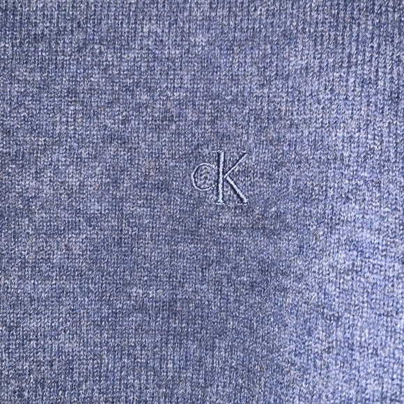 Calvin Klein XL Blue V-Neck Sweater - Picture 2 of 3